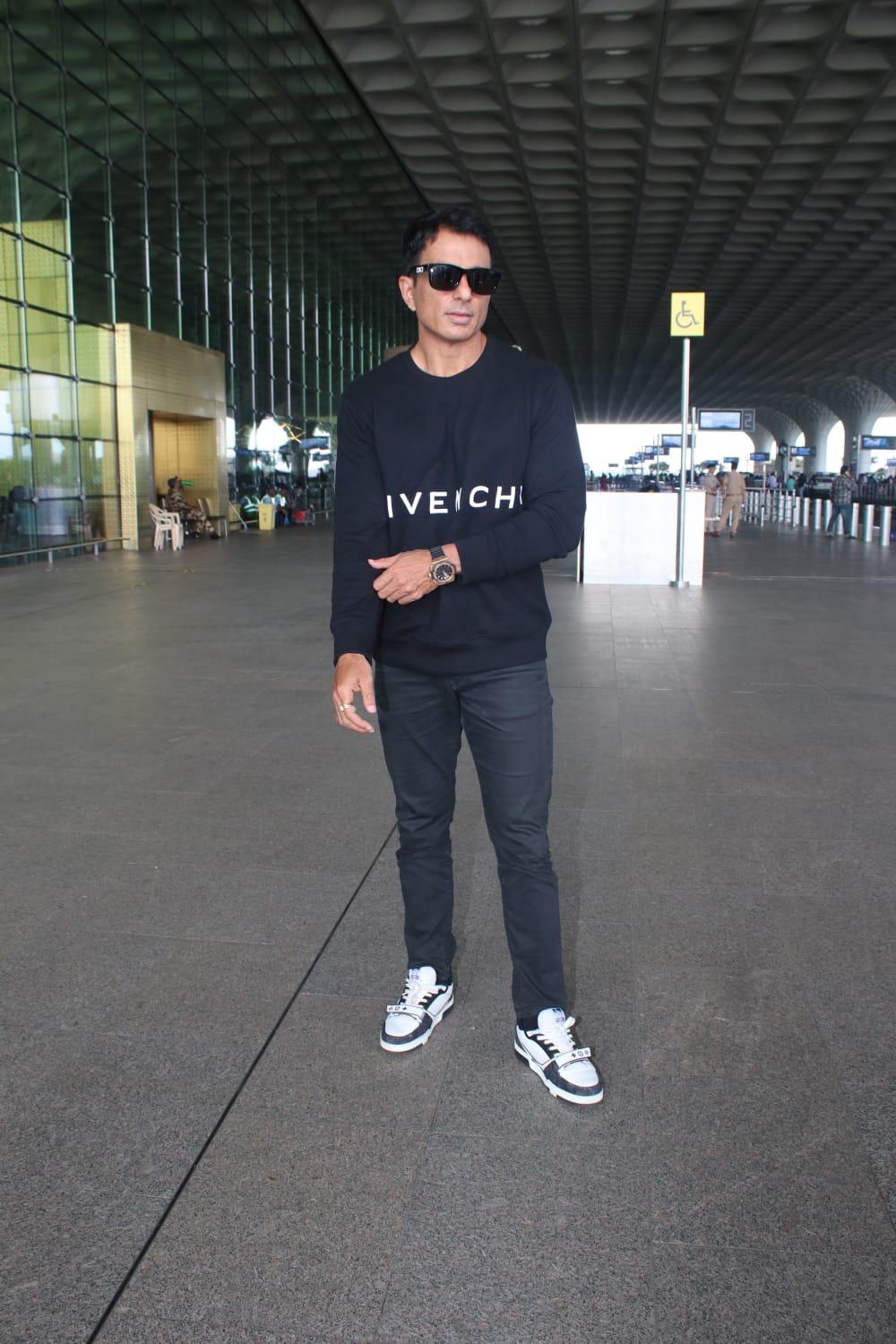 With a warm smile, Sonu Sood was seen departing from the airport